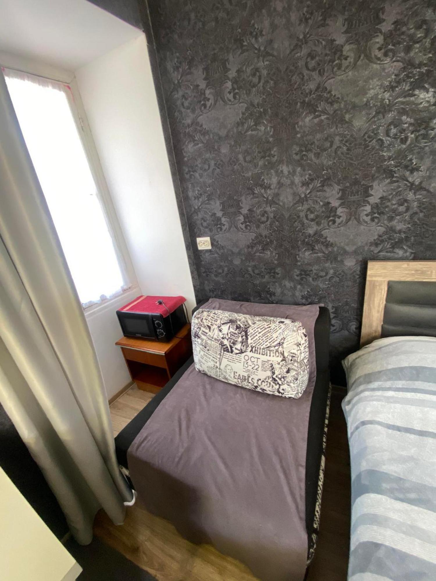 Family Apartment In Avlabari Tbilisi Bagian luar foto