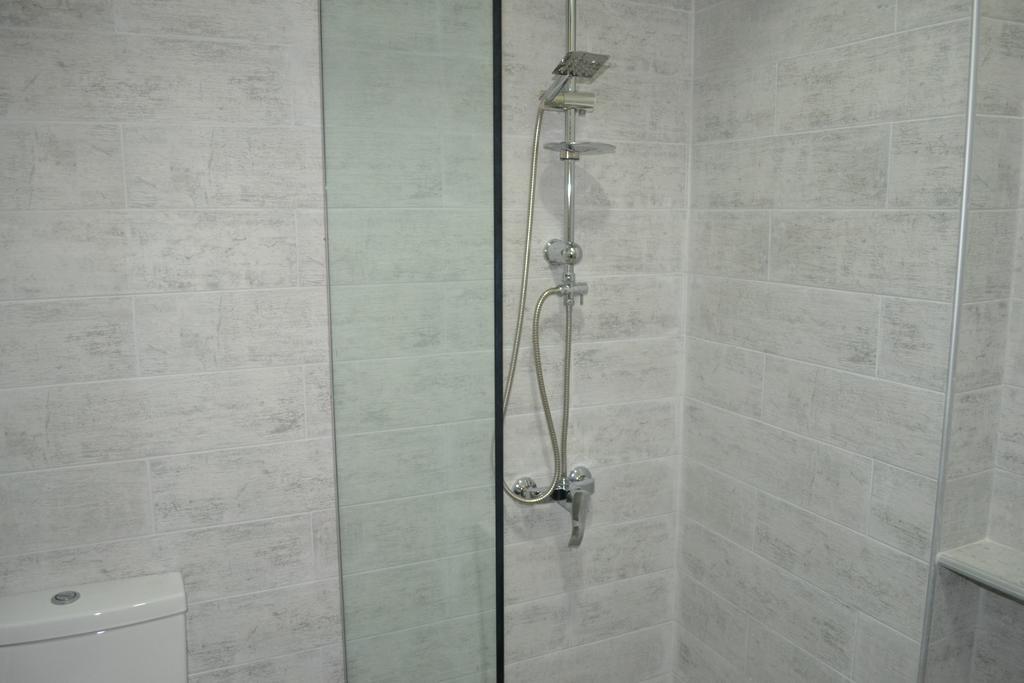 Family Apartment In Avlabari Tbilisi Bagian luar foto