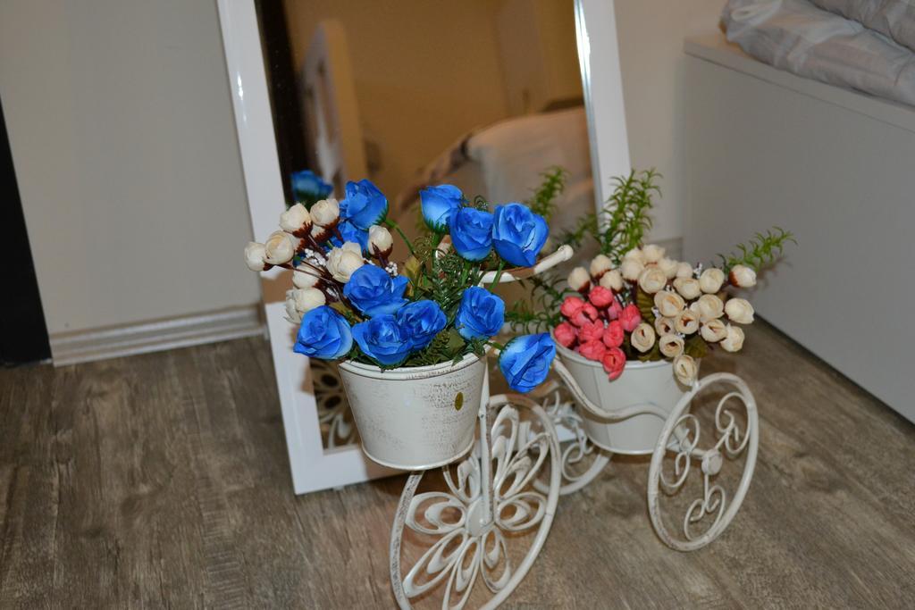 Family Apartment In Avlabari Tbilisi Bagian luar foto