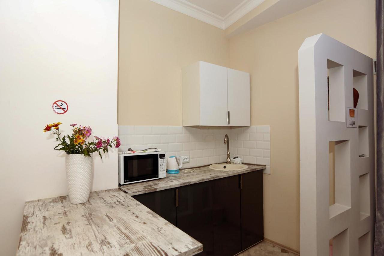 Family Apartment In Avlabari Tbilisi Bagian luar foto